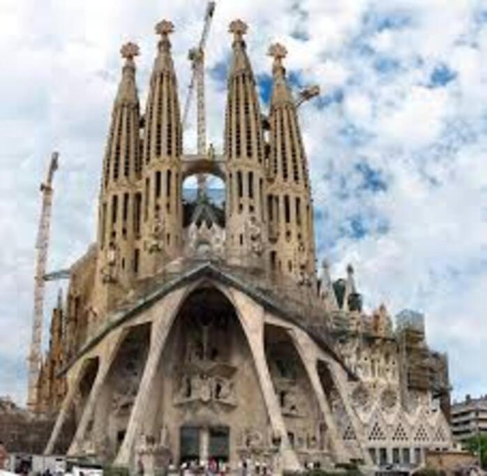 2 Bedroom By Sagrada Familia Apartamento *